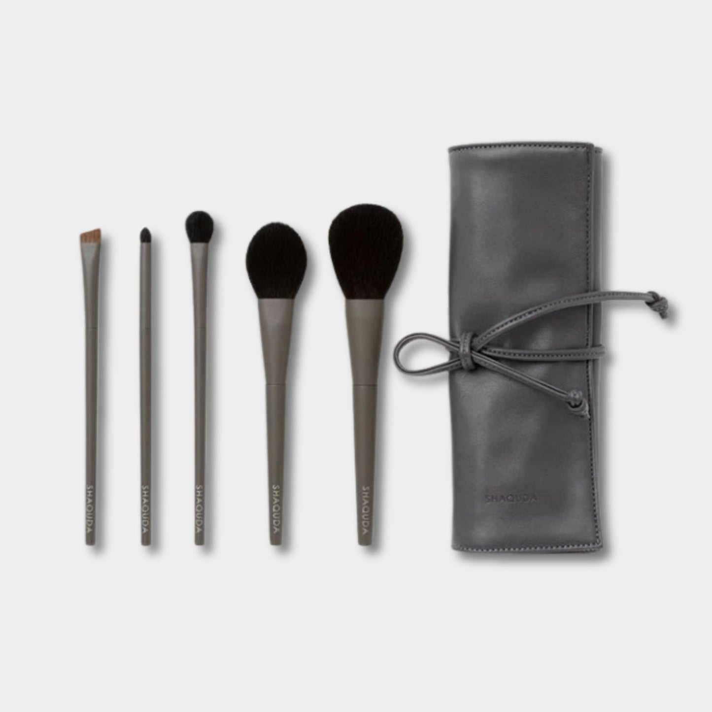 OWN 5 Brushes & Makeup Brush case - SCENE71